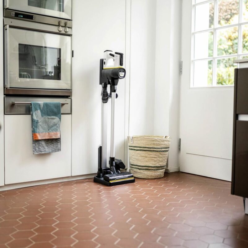 Karcher VC 7 Cordless YourMax Extra 25,2 V Kablosuz Şarjlı Dikey Süpürge - Beyaz - Görsel 2